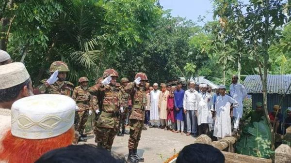 মির্জাগঞ্জে মুক্তিযোদ্ধা আলতাফ শিকদারের মৃত্যু, রাষ্ট্রীয় মর্যাদায় দাফন সম্পন্ন