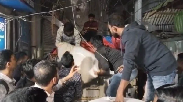 কড়াইলে অগ্নিকাণ্ডে ক্ষতিগ্রস্তদের পাশে গোবিপ্রবি ছাত্রদল- বিশ্ববিদ্যালয়ের শিক্ষার্থীদের পুরাতন কাপড় সংগ্রহ