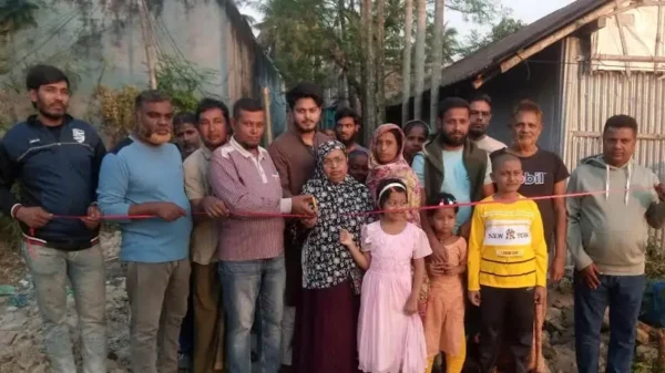 যশোরের ছাত্রনেতার হাত ধরে ৩০ টি পরিবার পানিবন্দি থেকে মুক্তি পেল