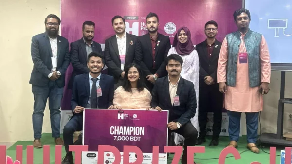 Hult Prize–winning ‘Team Kagoj Dot Com’ at Comilla University.