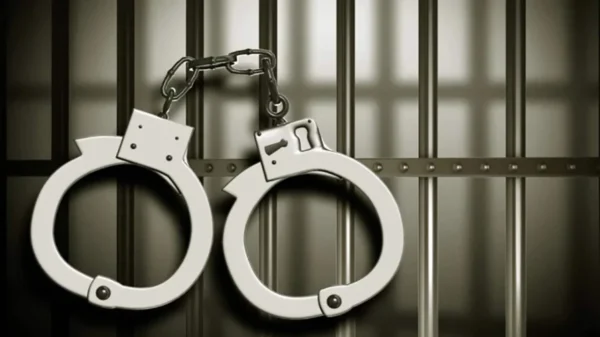 রাজধানীতে ডিএমপির ‘অপারেশন ডেভিল হান্ট’: নারীসহ গ্রেফতার ১৮