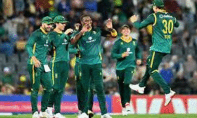 Australia collapse to 193, Proteas clinch series 2–0