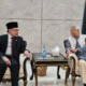 Yunus Meets Malaysian Prime Minister for Key Bilateral Discussions