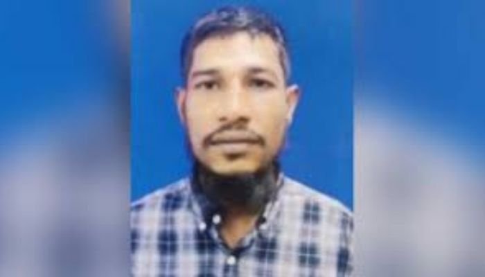 Rickshaw-puller sets himself on fire in Sylhet amid family dispute