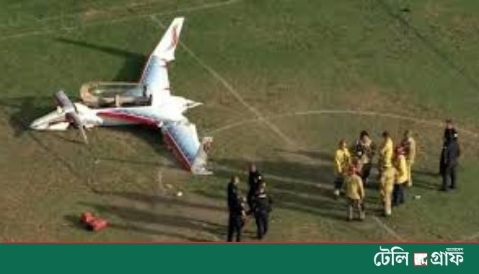 Small plane crashes onto California football field, two hospitalized Small plane crashes onto California football field, two hospitalized