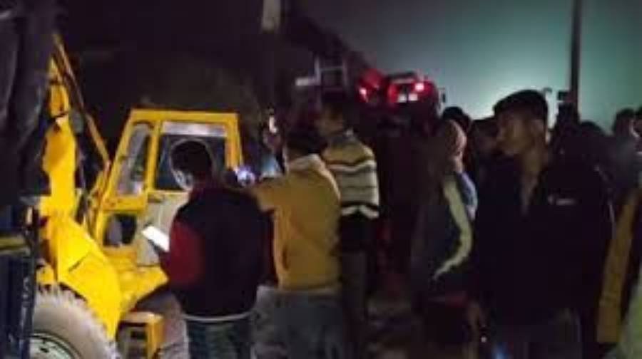 Two Die and Three Injured in Late-Night Collision on Dhaka-Tangail-Jamuna Bridge Highway.