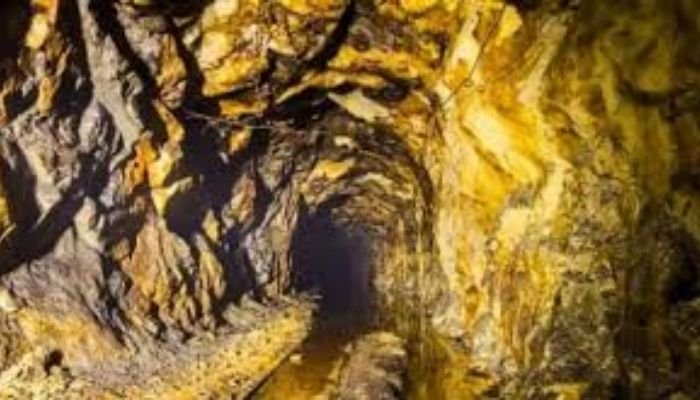Major Gold Reserve Found in Iran’s Shadan Mine Amid Economic Strain