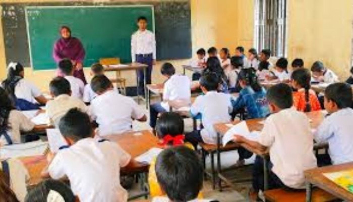 Headteacher Alone Conducts Exams for 400 Students Amid Teachers’ Strike in Hatiya